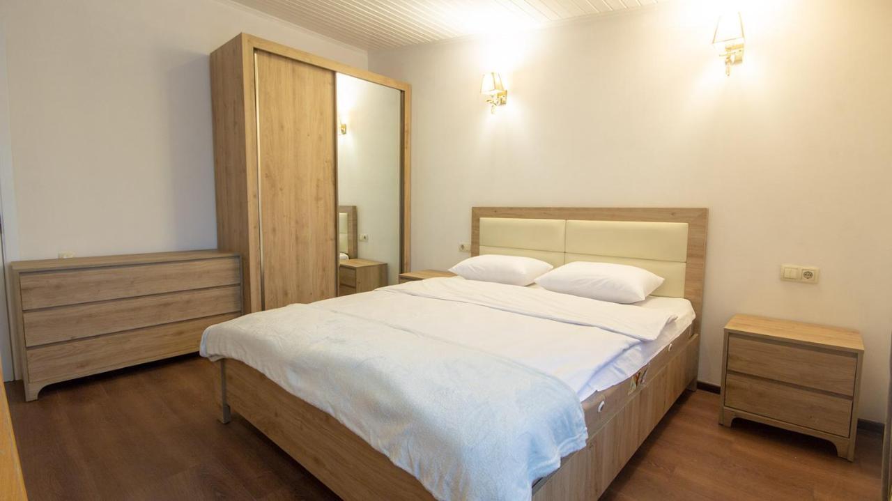 Big Terrace Apartment On Liberty Square Tbilisi Exterior foto